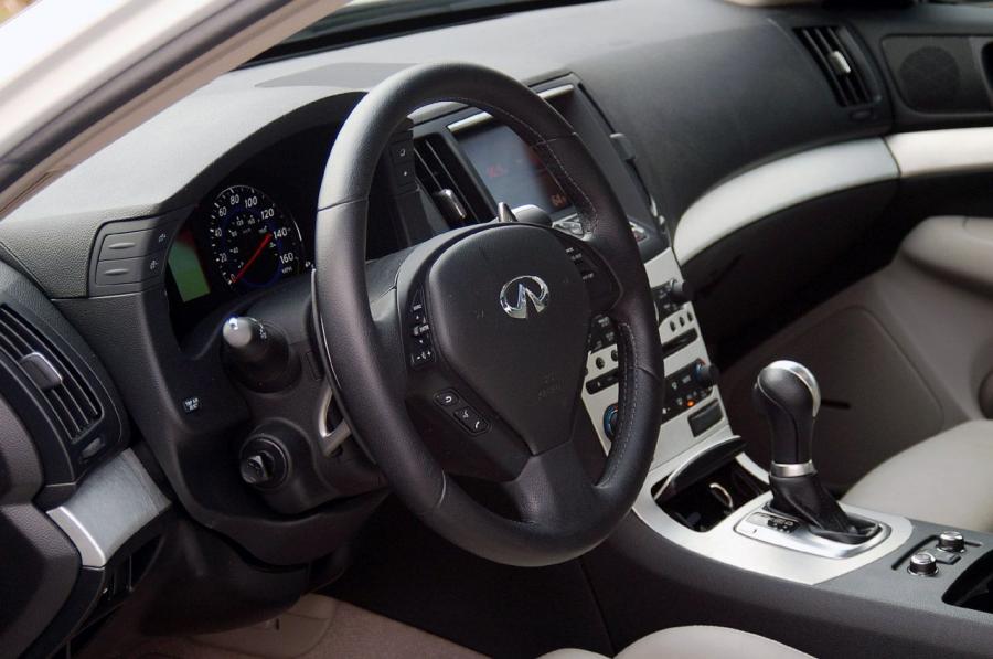  Infiniti G37x S Sedan 2009 года  (фото 25 из 44)